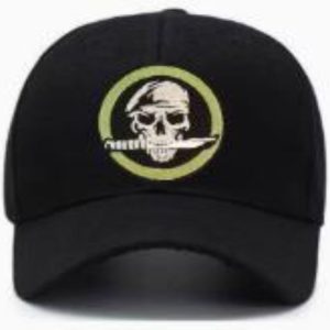 GORRA DE BÉISBOL AJUSTABLE FASOKOO CON CALAVERA Y HUESOS CRUZADOS